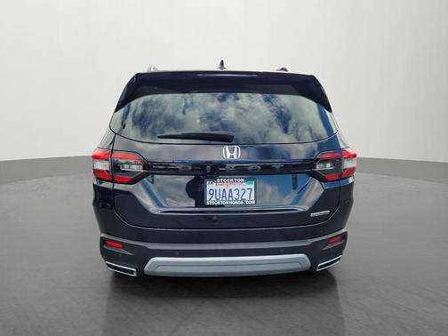 Crystal Black Pearl 2025 Honda Pilot Touring