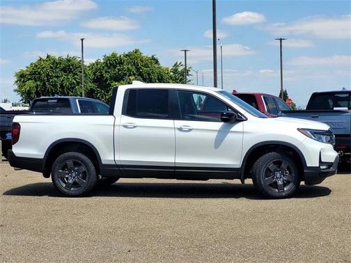 Platinum White Pearl 2026 Honda Ridgeline TrailSport