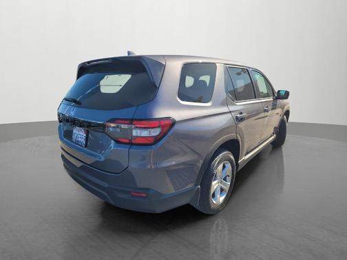 Modern Steel Metallic 2023 Honda Pilot LX