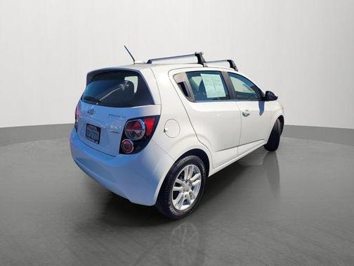 Summit White 2016 Chevrolet Sonic LT