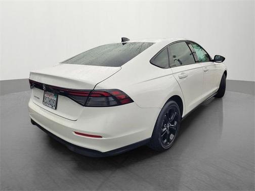 Platinum White 2025 Honda Accord SE
