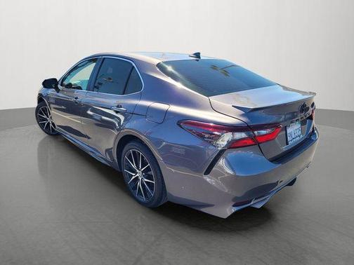 Midnight Black Metallic 2021 Toyota Camry SE