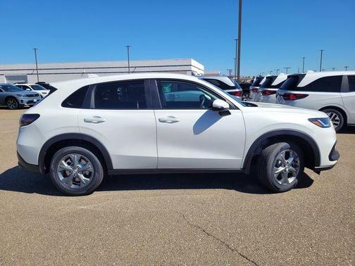 Platinum White Pearl 2027 Honda HR-V LX