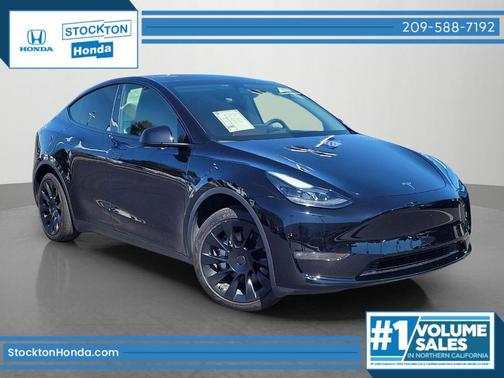 Black 2023 Tesla Model Y Long Range