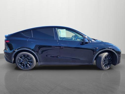 Black 2023 Tesla Model Y Long Range