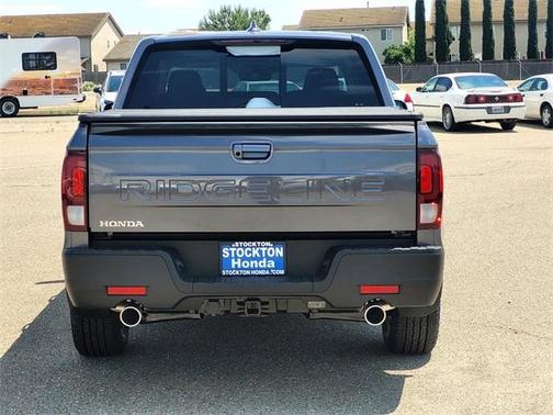 Modern Steel Metallic 2026 Honda Ridgeline RTL