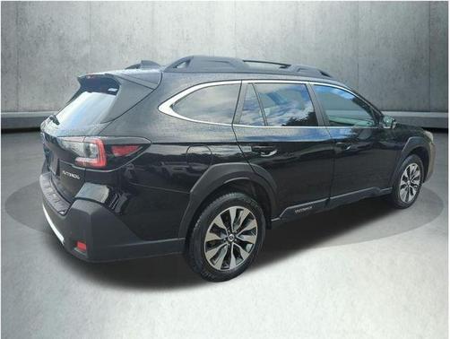 Crystal Black Silica 2024 Subaru Outback Limited
