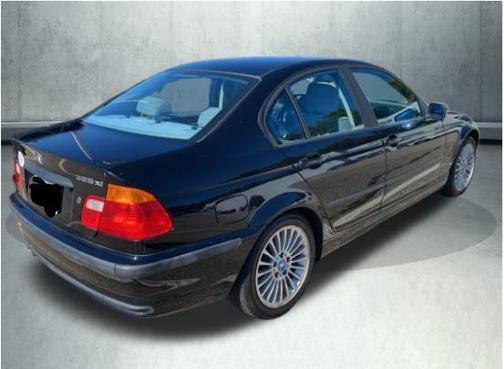 2001 BMW 325 i