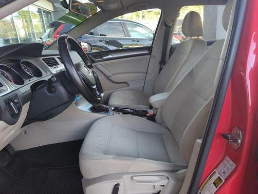 2016 Volkswagen Golf TSI S 4-Door