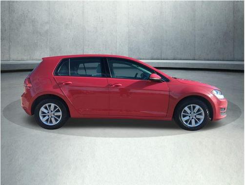 2016 Volkswagen Golf TSI S 4-Door