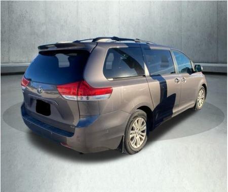 2013 Toyota Sienna XLE