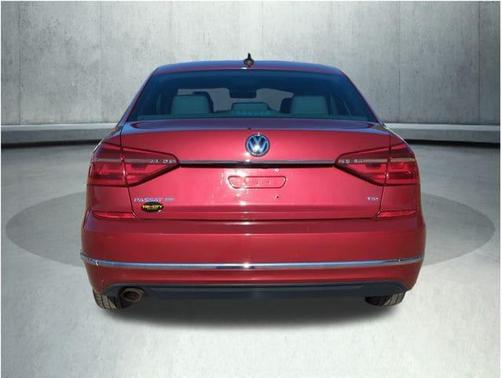 2016 Volkswagen Passat 1.8T SE w/Technology