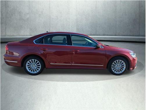 2016 Volkswagen Passat 1.8T SE w/Technology