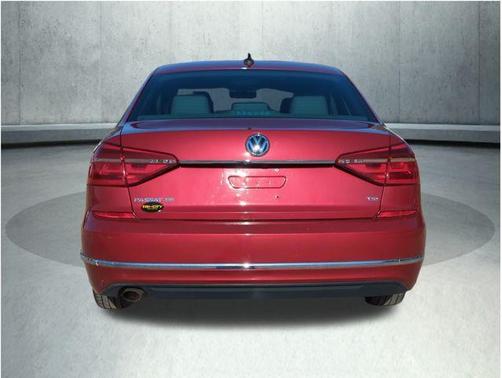 2016 Volkswagen Passat 1.8T SE w/Technology