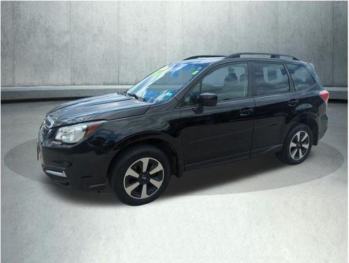 Crystal Black Silica 2017 Subaru Forester 2.5i Premium