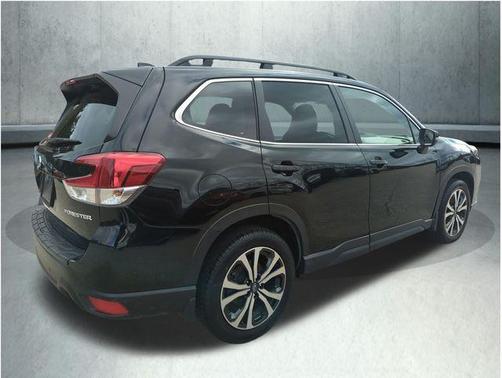 Crystal Black Silica 2023 Subaru Forester Limited