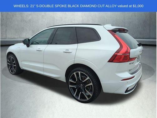2022 Volvo XC60 Recharge Plug-In Hybrid T8 R-Design