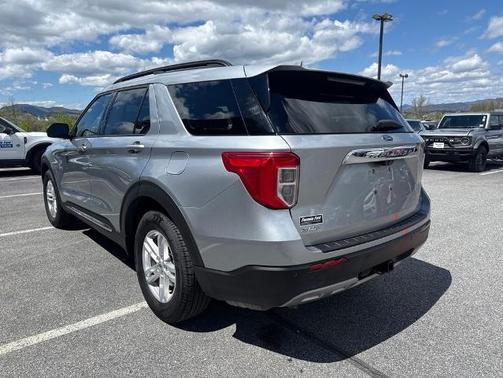 ICONIC SILVER METALLIC 2020 Ford Explorer XLT