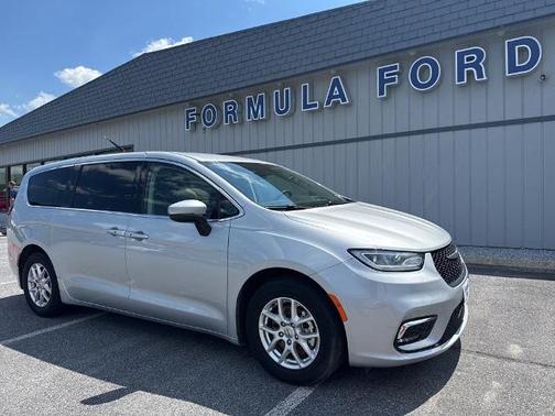 Silver 2023 Chrysler Pacifica TOURING L