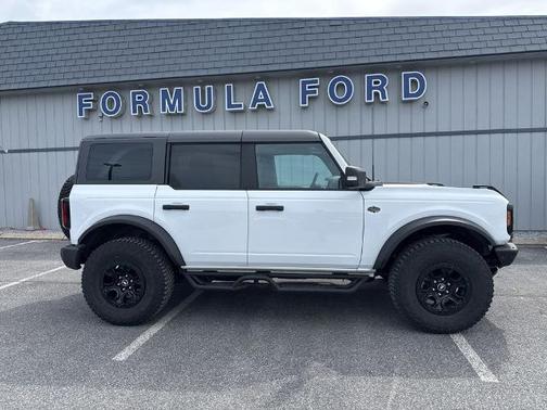 OXFORD WHITE 2023 Ford Bronco