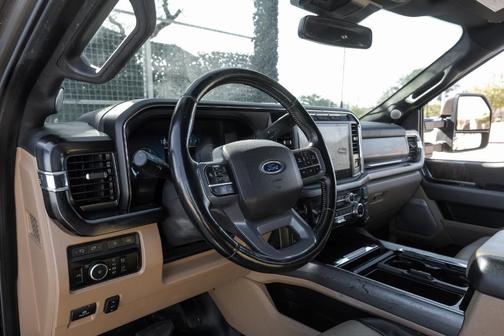 2023 Ford F-350 Lariat Super Duty