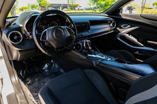 Summit White 2019 Chevrolet Camaro 1LT