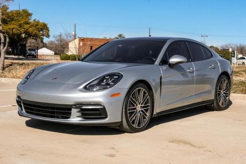 2018 Porsche Panamera 4