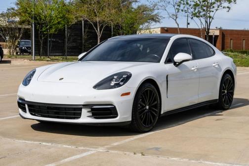 2018 Porsche Panamera 4