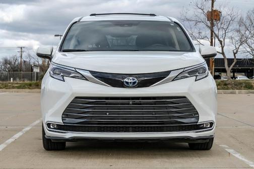 2022 Toyota Sienna Platinum 7 Passenger