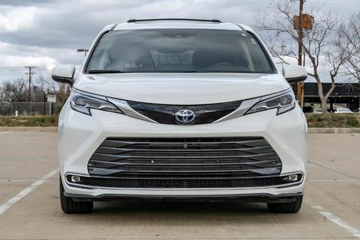 2022 Toyota Sienna Platinum 7 Passenger