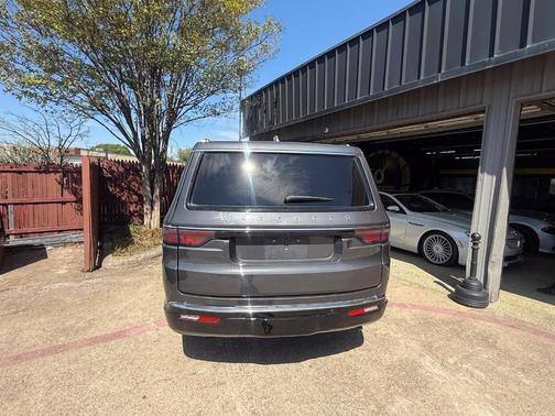 Gray Metallic 2025 Jeep Wagoneer Series II
