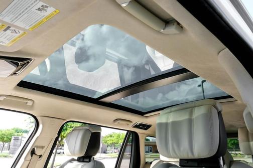 Fuji White 2021 Land Rover Range Rover P525 HSE Westminster LWB