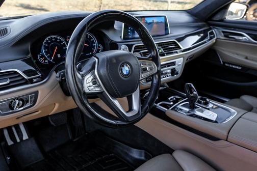 2016 BMW 750 i xDrive