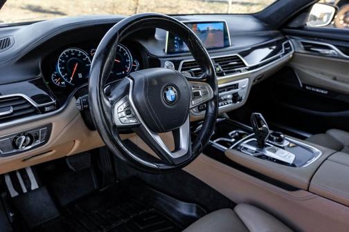 2016 BMW 750 i xDrive