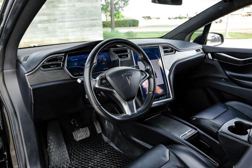 Obsidian Black Metallic 2016 Tesla Model X 70D