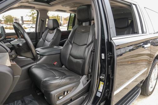 2017 Cadillac Escalade ESV Luxury
