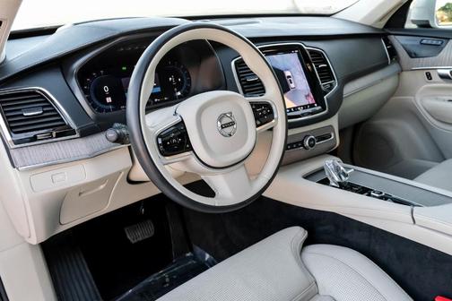 2025 Volvo XC90 B6 Ultra