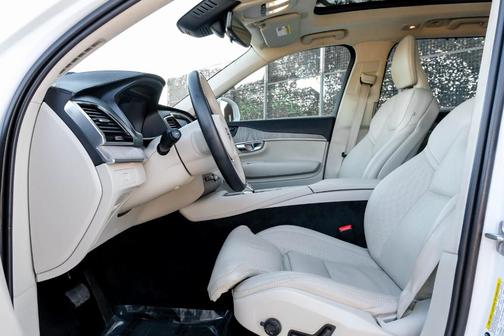 2025 Volvo XC90 B6 Ultra