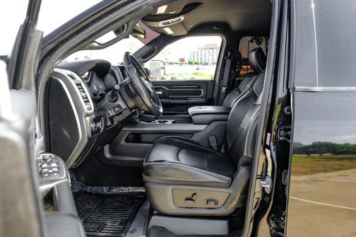 Diamond Black 2020 RAM 2500 Laramie