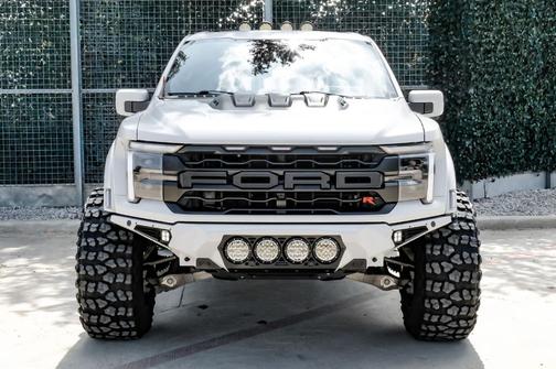 Avalanche 2024 Ford F-150 Raptor