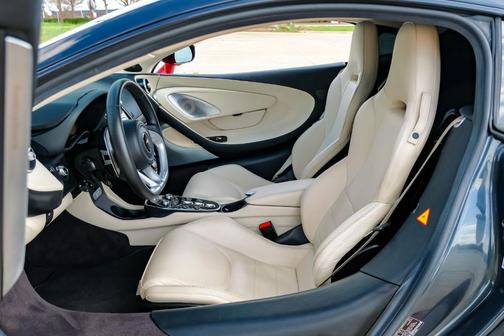 2021 McLaren GT Base