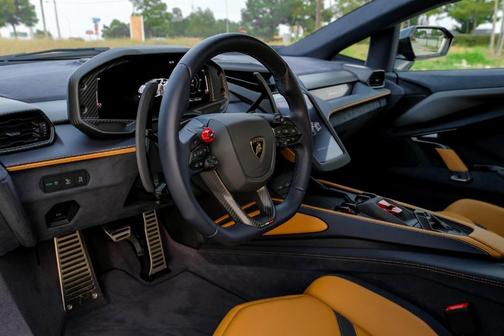 2025 Lamborghini Revuelto Base
