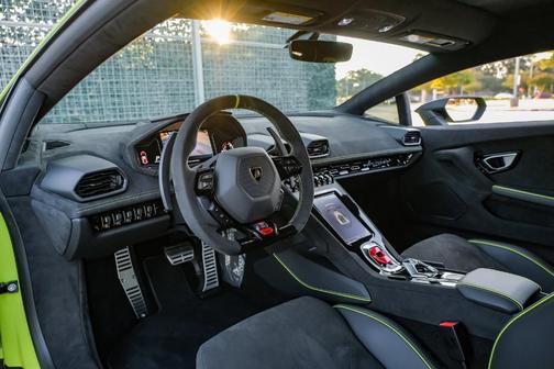2024 Lamborghini Huracan Sterrato Base