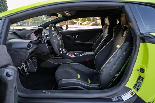 2024 Lamborghini Huracan Sterrato Base