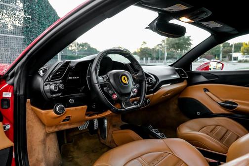 2017 Ferrari 488 GTB Base