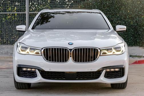 2016 BMW 750 i xDrive