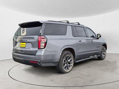 Steel Metallic 2022 Chevrolet Suburban Z71