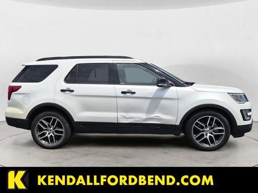 White Platinum Clearcoat Metallic 2017 Ford Explorer sport