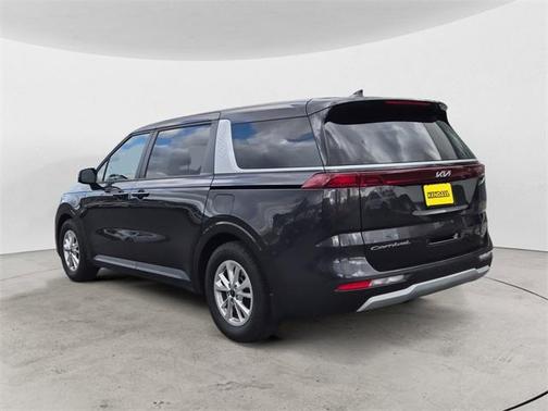 2022 Kia Carnival LX