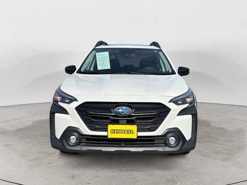 Crystal White Pearl 2025 Subaru Outback Onyx Edition